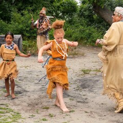Strawberry thanksgiving standing quiver presentation children dance