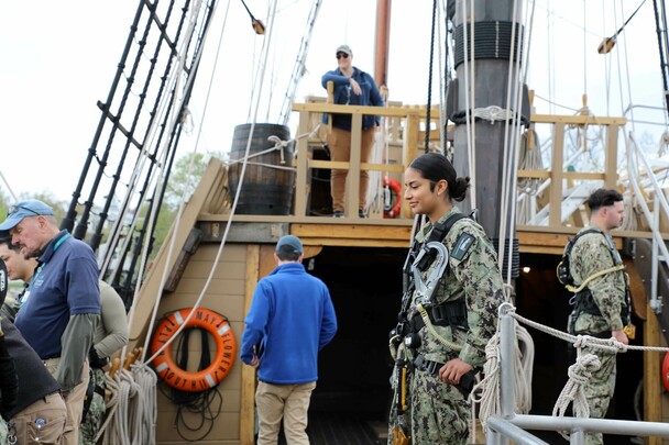 Mayflower deck people