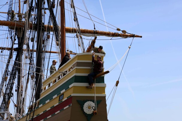 Mayflower ship crew work