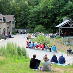 Summer music series the groovalottos crowd