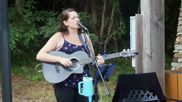 Summer music series jessi kenney performs